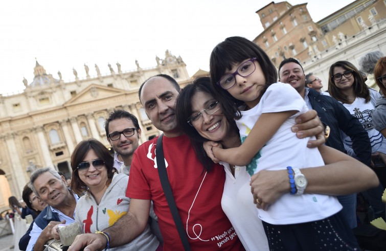 Vaticano, 3 ottobre: Veglia di preghiera in piazza San Pietro per l'apertura del Sinodo sulla famiglia