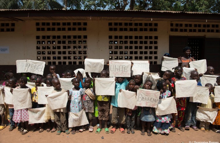 Viaggio 2015 africa papa Campo Profughi St. Sauveur