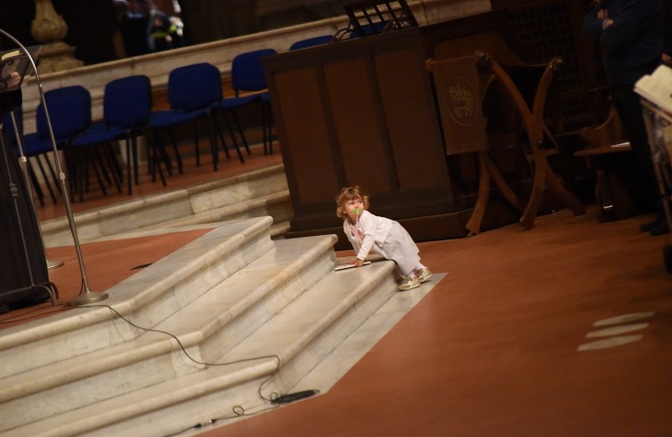 Firenze, 10 novembre 2015: visita Papa al Convegno di Firenze 2015 - bambina