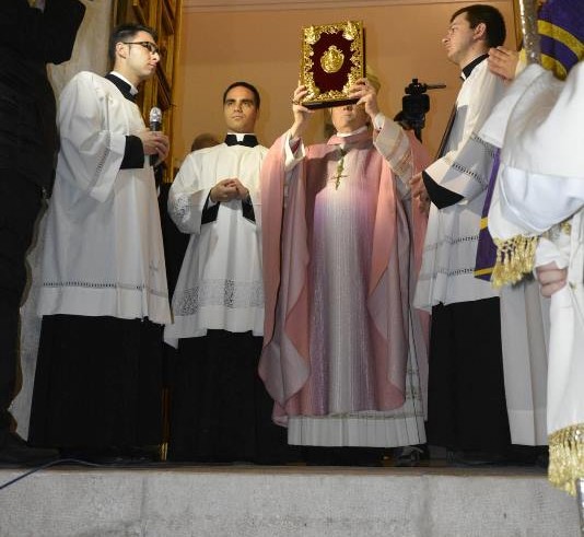 Mons. Fabio Bernardo D’Onorio apre la Porta santa della cattedrale - Gaeta