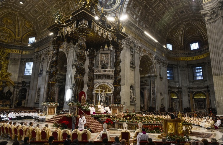 Vaticano, 27 dicembre 2015: Papa Francesco celebra la Messa per le famiglie