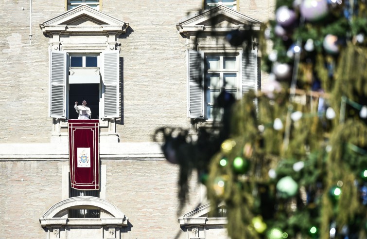 Vaticano, 27 dicembre 2015: Angelus di Papa Francesco nella Solennità della Santa Famiglia