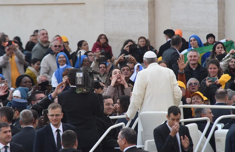 PapaUdienzaPiazzaSanPietro9dic2015_0382_resize