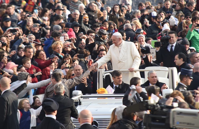 PapaUdienzaPiazzaSanPietro9dic2015_0427_resize