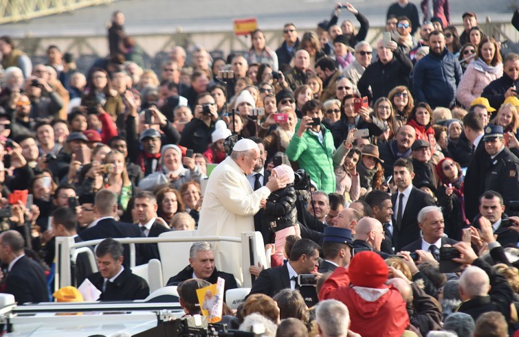 PapaUdienzaPiazzaSanPietro9dic2015_0439_resize