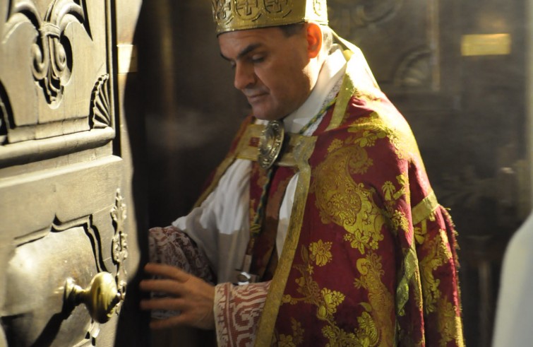 Mons. Ivo Muser apre la Porta santa della cattedrale - Bolzano