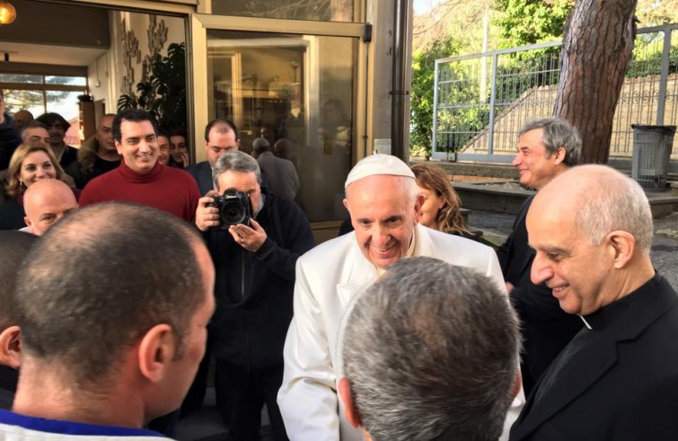 Papa Francesco visita a sorpresa i tossicodipendenti del Ceis (26 febbraio 2016)