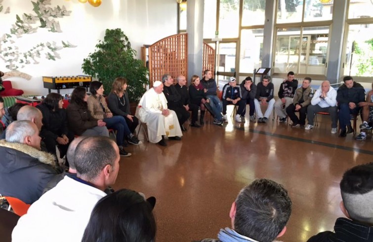 Papa Francesco visita a sorpresa i tossicodipendenti del Ceis (26 febbraio 2016)