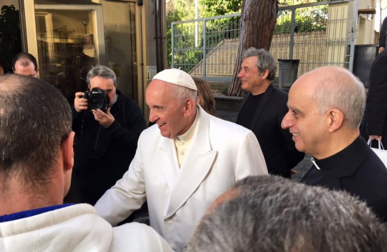 Papa Francesco visita a sorpresa i tossicodipendenti del Ceis (26 febbraio 2016)