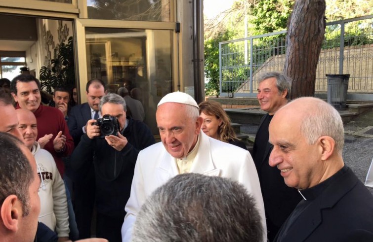 Papa Francesco visita a sorpresa i tossicodipendenti del Ceis (26 febbraio 2016)