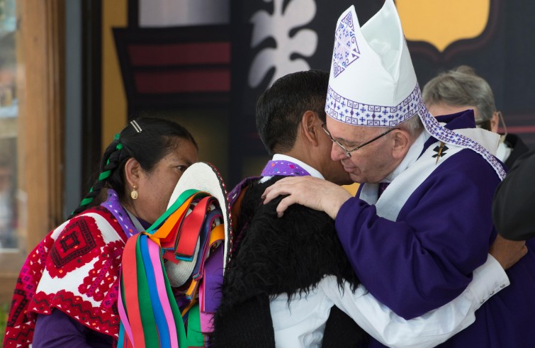 Viaggio apostolico in Messico Papa Francesco celebra la Santa Messa con le comunità indigene del Chiapas nel Centro sportivo municipale