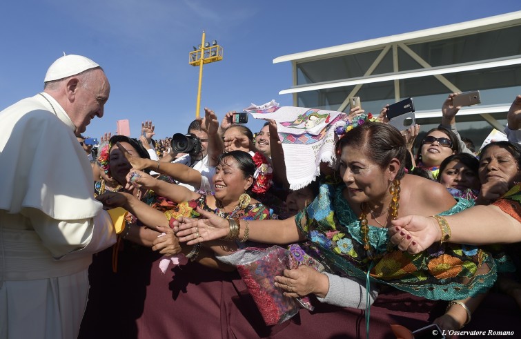 Viaggio apostolico in Messico  Papa Francesco celebra la Santa Messa con le comunità indigene del Chiapas nel Centro sportivo municipale