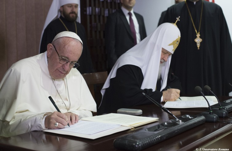 Lo storico incontro tra Papa Francesco e Patriarca Kirill (Cuba, 12 febbraio 2016)