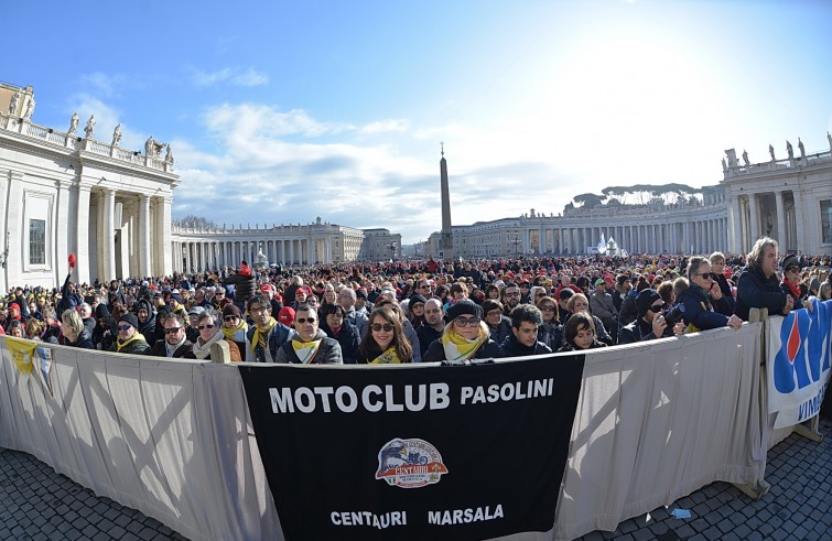 Piazza San Pietro, 20 febbraio 2016: Udienza giubilare Papa Francesco - Gruppo motociclisti in Piazza San Pietro