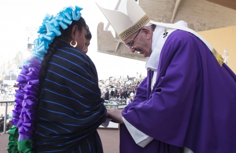 Papa Francesco celebra la messa con sacerdoti, religiose, religiosi, consacrati e seminaristi (Messico, 16 febbraio 2016)