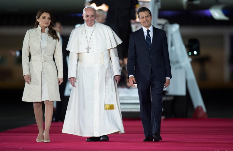 L’arrivo di Papa Francesco a Città del Messico (12 febbraio 2016)