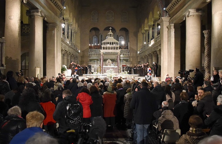 Roma, 3 febbraio 2016: San Pio da Pietralcina nella Basilica di San Lorenzo fuori le mura