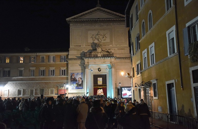 Roma, 4 febbraio 2016: San Leopoldo e San Pio nella chiesa San Salvatore in Lauro