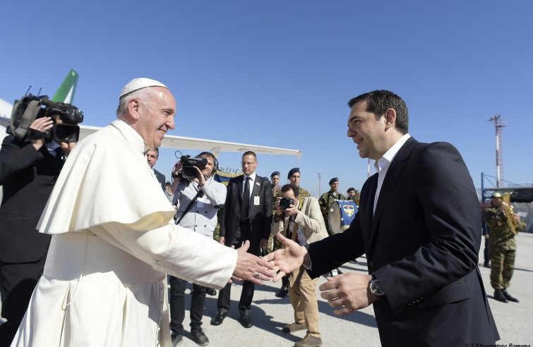 L'arrivo di Papa Francesco a Lesbo (16 aprile 2016)