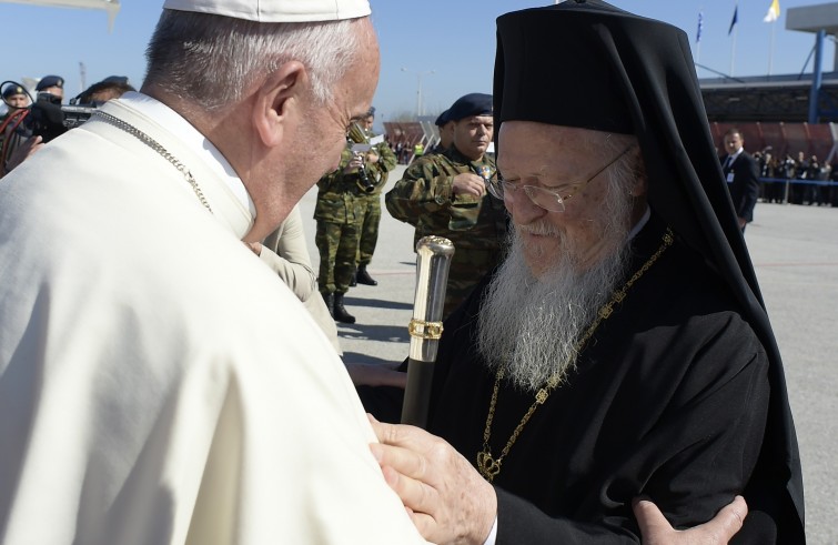 L'arrivo di Papa Francesco a Lesbo (16 aprile 2016)