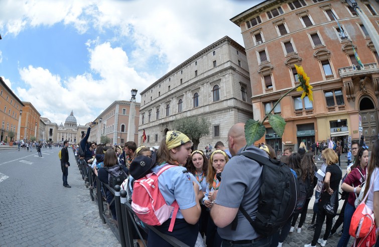 Vaticano, 23 aprile 2016: Giubileo dei Ragazzi - Giovani verso Piazza San Pietro