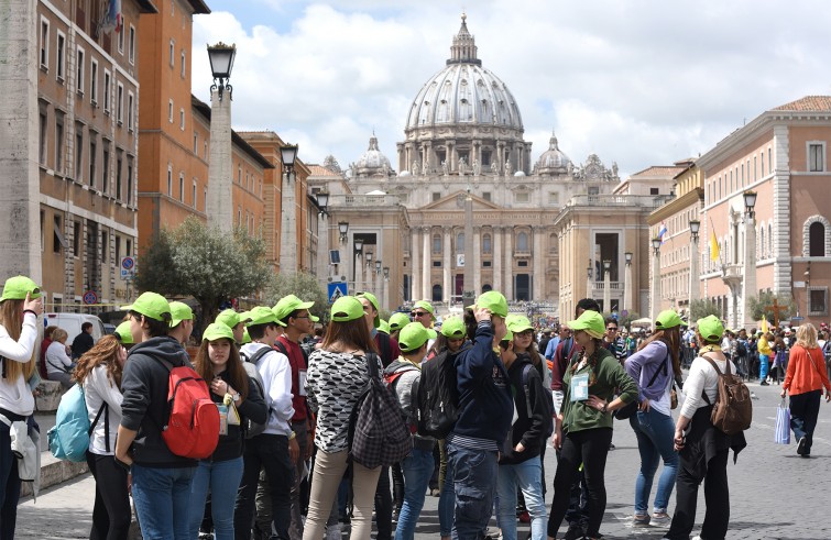 Vaticano, 23 aprile 2016: Giubileo dei Ragazzi - Giovani verso Piazza San Pietro