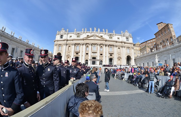 Piazza San Pietro, 30 aprile 2016: Udienza giubilare Papa Francesco - cadetti