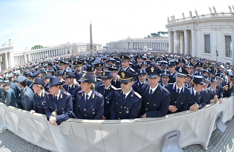 Piazza San Pietro, 30 aprile 2016: Udienza giubilare Papa Francesco - Polizia