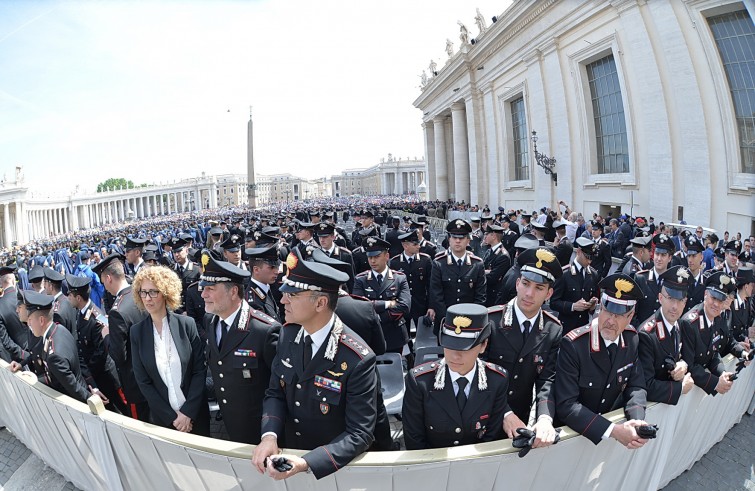 Piazza San Pietro, 30 aprile 2016: Udienza giubilare Papa Francesco - Carabinieri