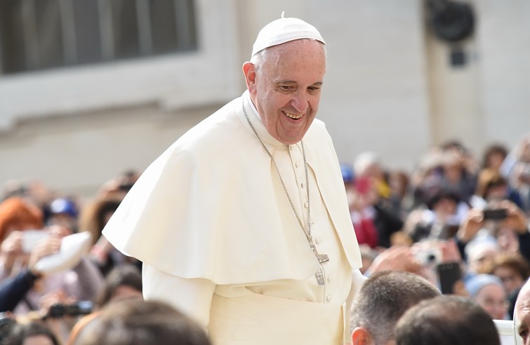 Piazza San Pietro, 9 aprile 2016: Udienza giubilare Papa Francesco - papa sorride