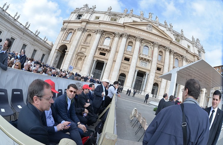 Piazza San Pietro, 9 aprile 2016: Udienza giubilare Papa Francesco - fisc