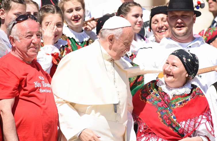 Piazza San Pietro, 20 aprile 2016: Udienza generale Papa Francesco - Papa con gruppo russo