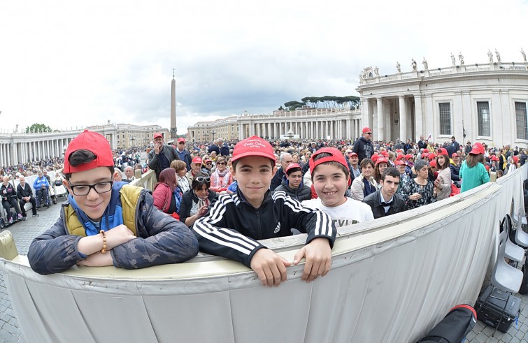 Piazza San Pietro, 27 aprile 2016: Udienza generale Papa Francesco - Ragazzi di Pattada