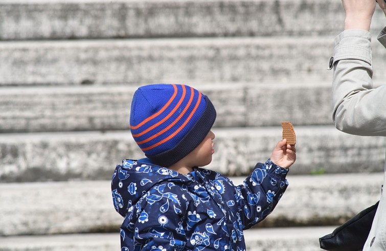 Piazza San Pietro, 27 aprile 2016: Udienza generale Papa Francesco - Bambino