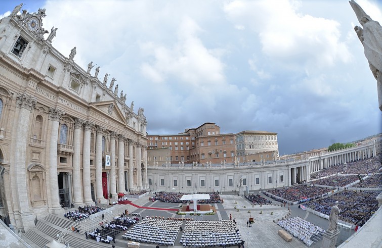 24 aprile 2016: Giubileo dei ragazzi messa con Papa Francesco in piazza San Pietro -