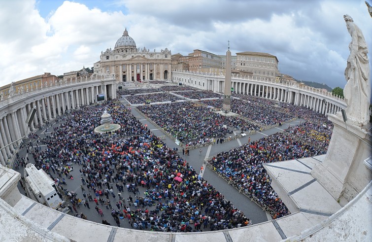 24 aprile 2016: Giubileo dei ragazzi messa con Papa Francesco in piazza San Pietro -