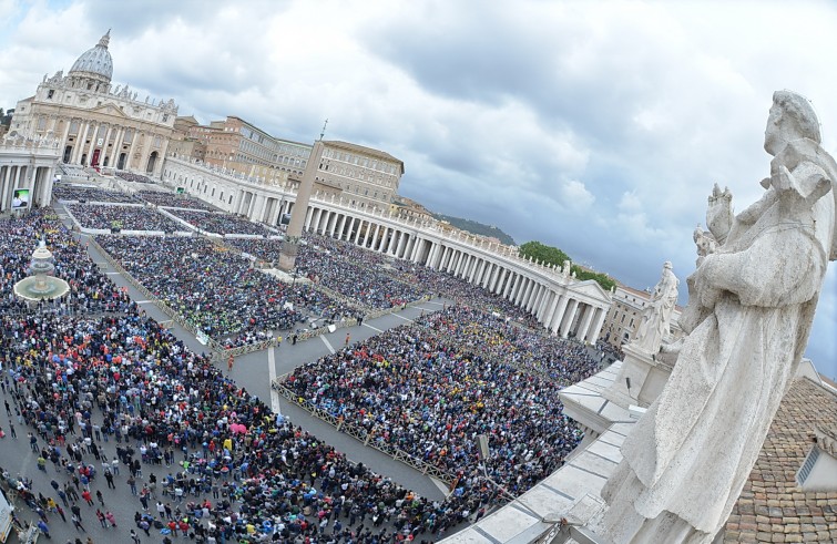 24 aprile 2016: Giubileo dei ragazzi messa con Papa Francesco in piazza San Pietro -