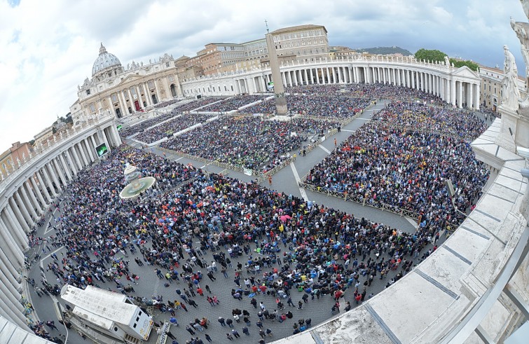 24 aprile 2016: Giubileo dei ragazzi messa con Papa Francesco in piazza San Pietro -