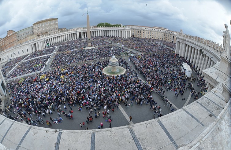 24 aprile 2016: Giubileo dei ragazzi messa con Papa Francesco in piazza San Pietro -