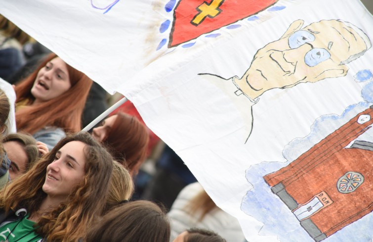 24 aprile 2016: Giubileo dei ragazzi messa con Papa Francesco in piazza San Pietro - caricatura, disegno