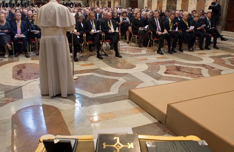 Papa Francesco riceve il Premio Carlo Magno (Vaticano, 6 maggio 2016)