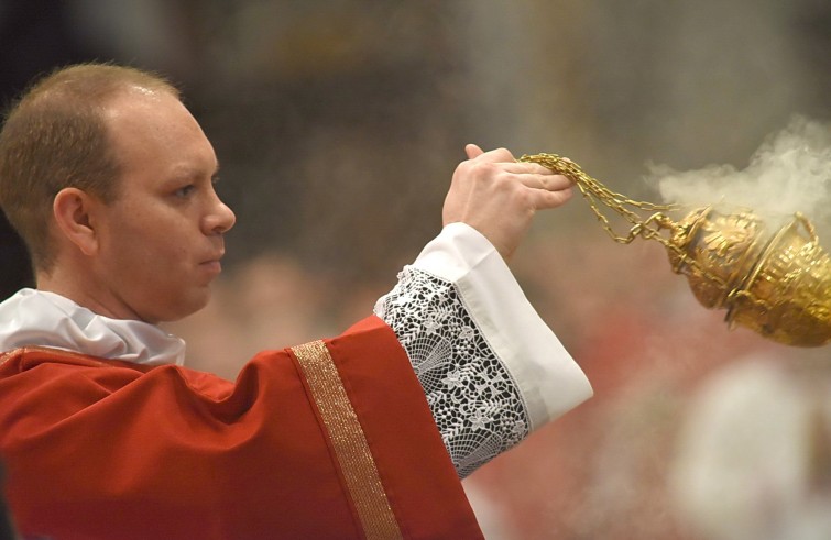 Basilica Vaticana, 15 maggio 2016: Messa domenica di Pentecoste con Papa Francesco - Incensatore