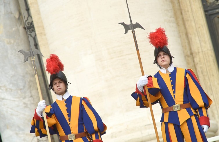 Piazza San Pietro, 11 maggio 2016: Udienza generale Papa Francesco - Guardie svizzere