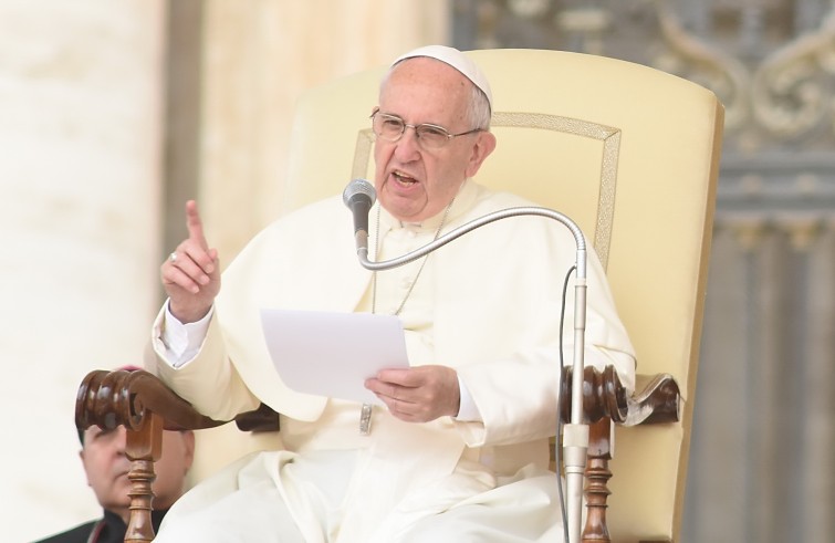 Piazza San Pietro, 11 maggio 2016: Udienza generale Papa Francesco - Papa Francesco rimprovera