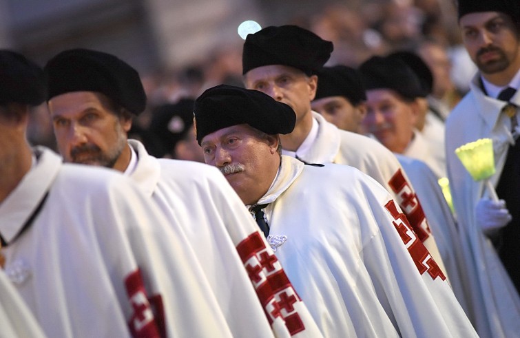 Roma, 26 maggio 2016: messa e processione del Corpus Domini - Croce di Malta