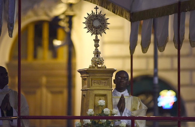 Roma, 26 maggio 2016: messa e processione del Corpus Domini - Santissimo