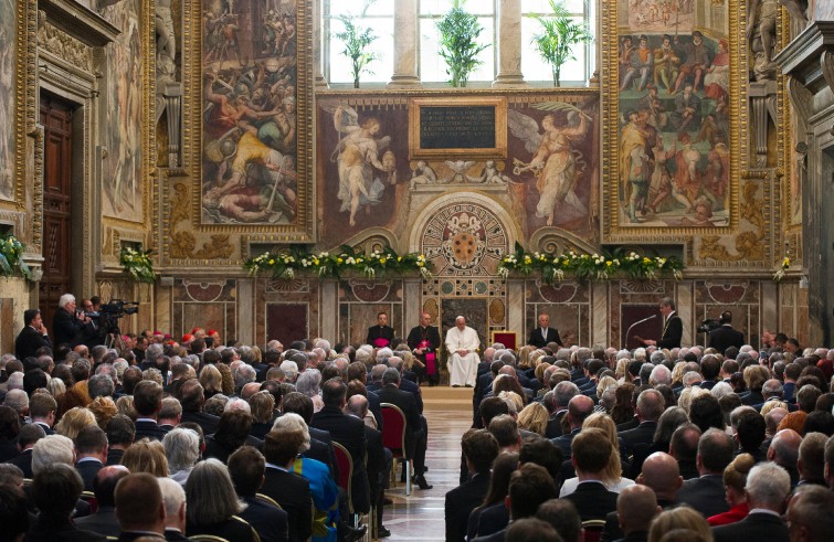 Papa Francesco riceve il Premio Carlo Magno (Vaticano, 6 maggio 2016)