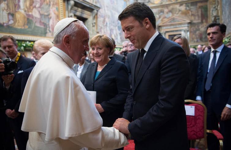 Papa Francesco riceve il Premio Carlo Magno (Vaticano, 6 maggio 2016)