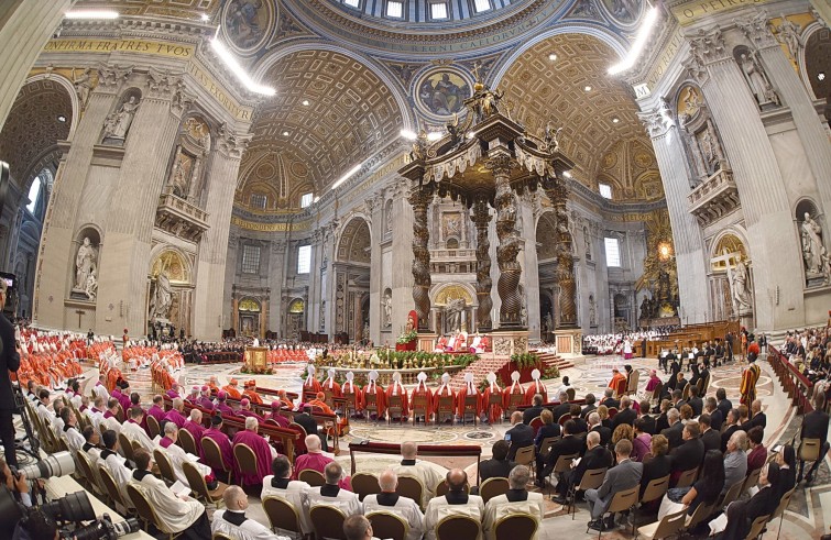 Vaticano, 29 giugno 2016: Messa benedizione Palli e solennità dei santi apostoli Pietro e Paolo - Panoramica basilica