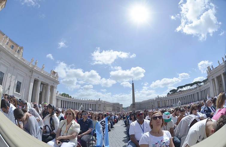 Piazza San Pietro, 15 giugno 2016: Udienza generale Papa Francesco - Fedeli in Piazza San Pietro